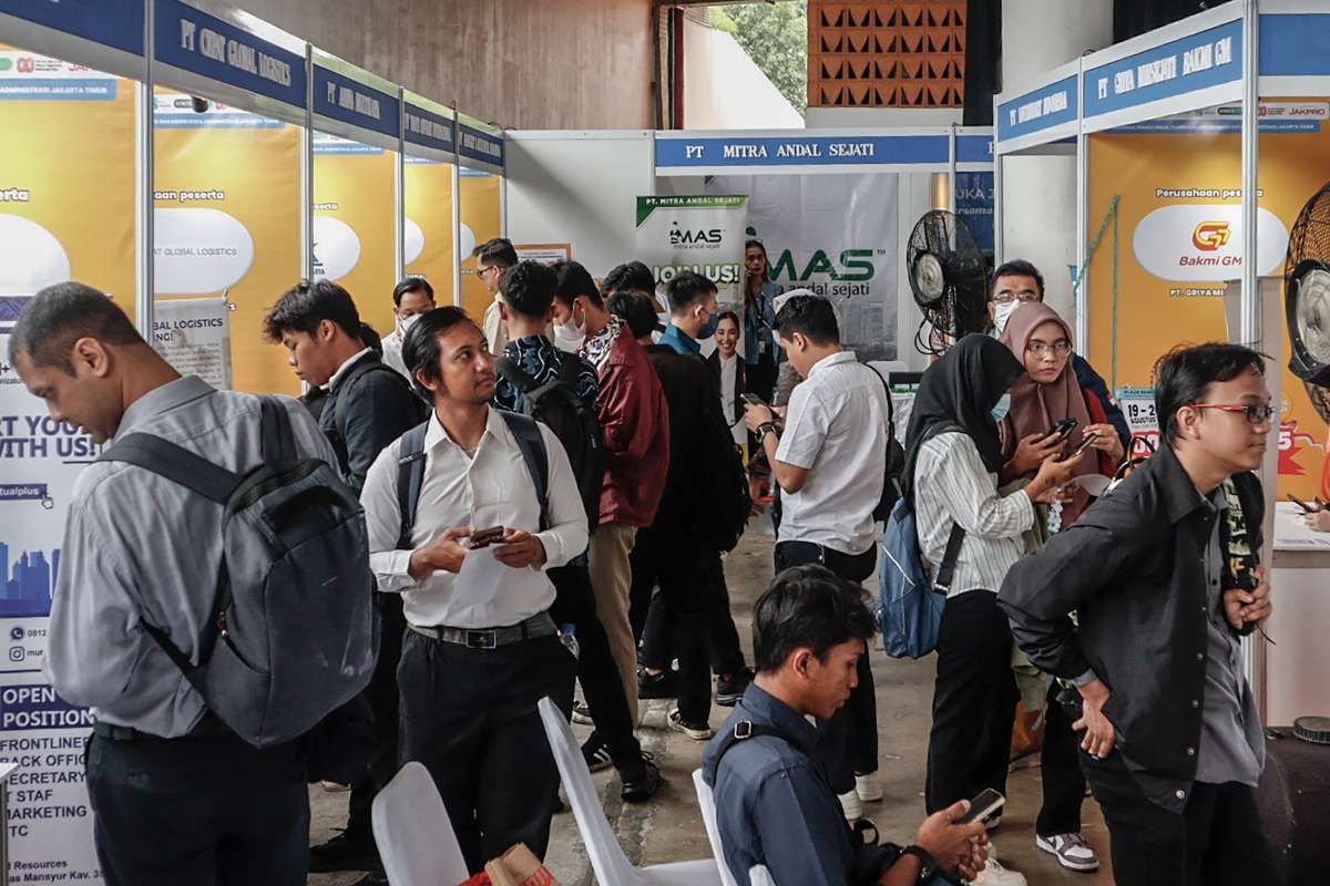 Investasi Menjulang Tapi Jumlah Pembukaan Lapangan Kerja Menurun