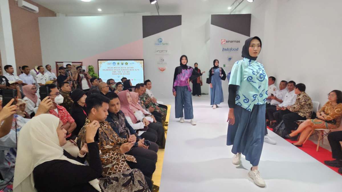 SMKN 1 Warungasem Revitalisasi Batik Tulis Batang