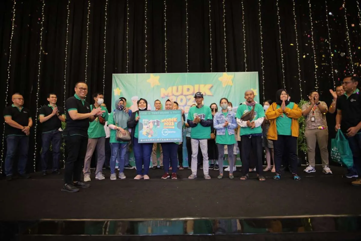 Aksesmu Berangkatkan 800 Pedagang Warung di Program Mudik Bareng 2023