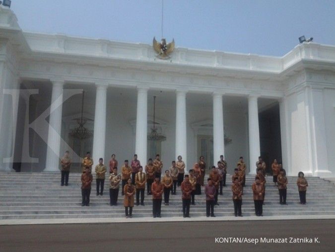 Kisah para menteri Jokowi yang kebanjiran SMS