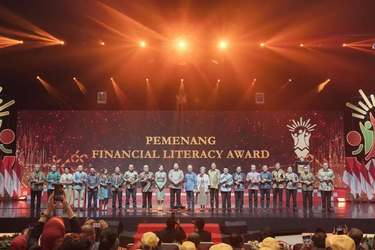 Pegadaian Raih Penghargaan Program Literasi Finansial Terbaik dari OJK, Dukung UMKM