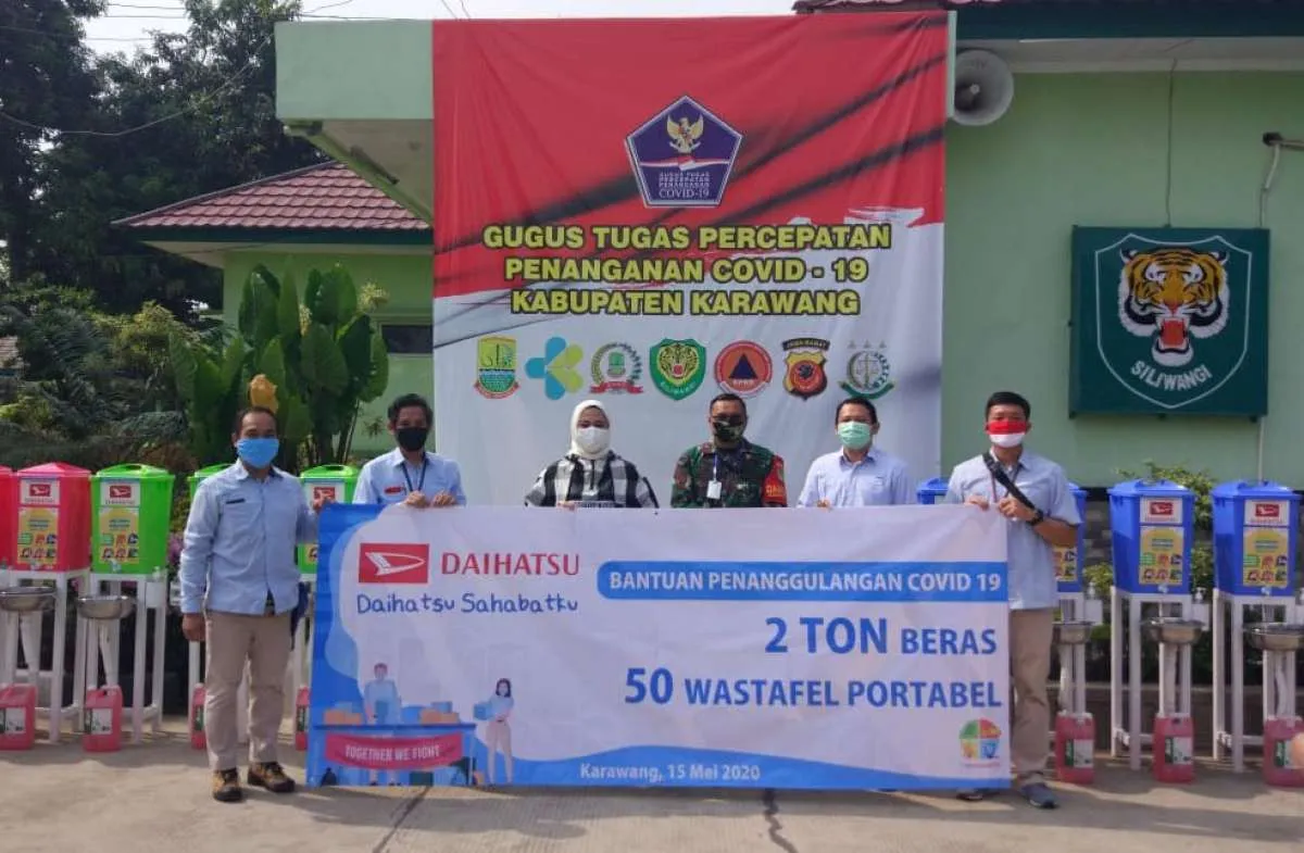 Ada Covid-19, Astra Daihatsu Motor (ADM) salurkan bantuan ke masyarakat Karawang