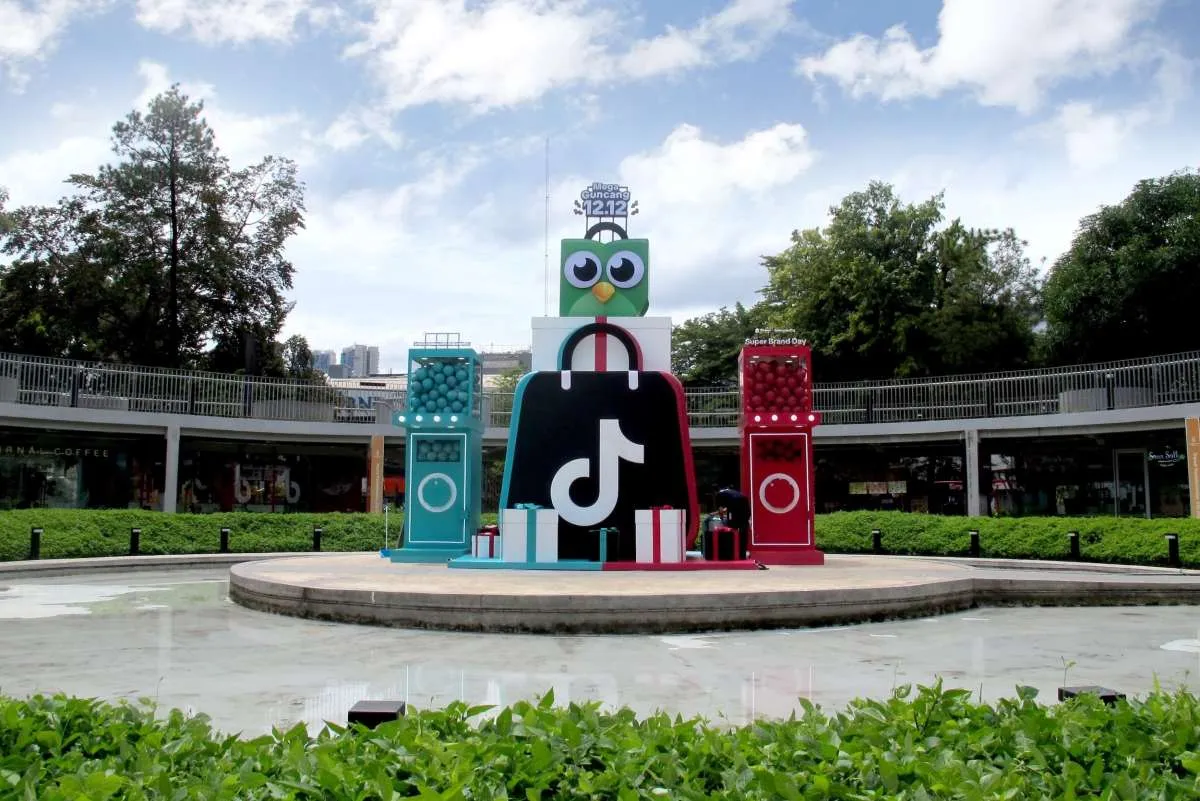 ShopTokopedia Gelar Mega Guncang 12.12 Playground di Taman Literasi Blok M