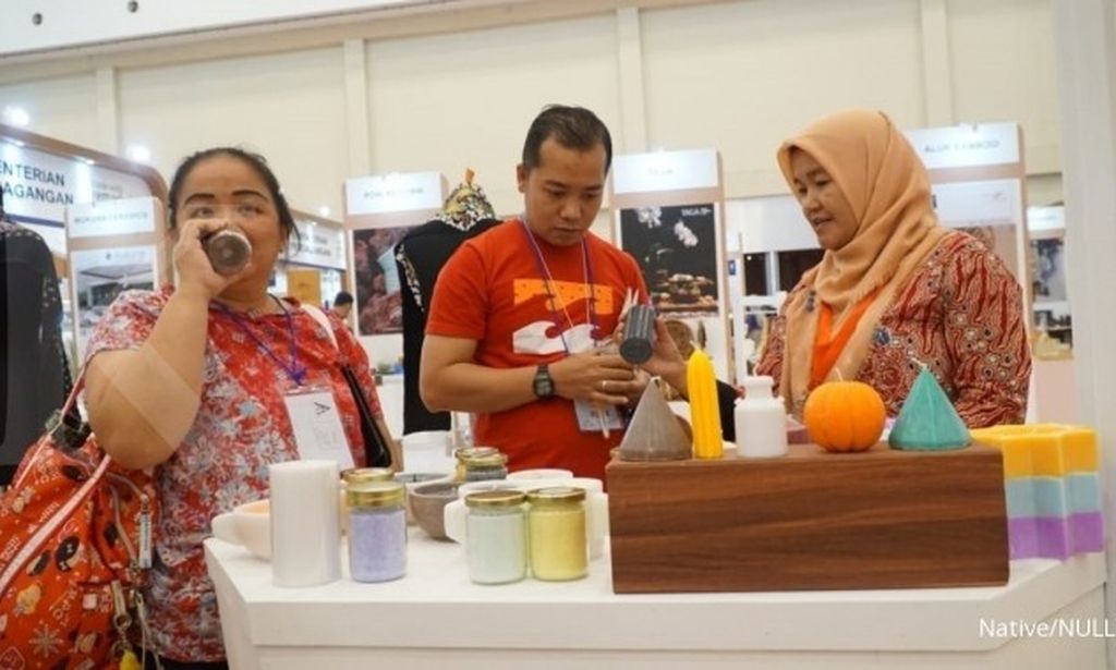 Mendulang Wangi Rupiah Dari Lilin Aroma Terapi