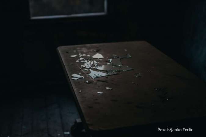 Tips Membersihkan Gelas Kaca yang Pecah, Tak Perlu Khawatir Terluka!