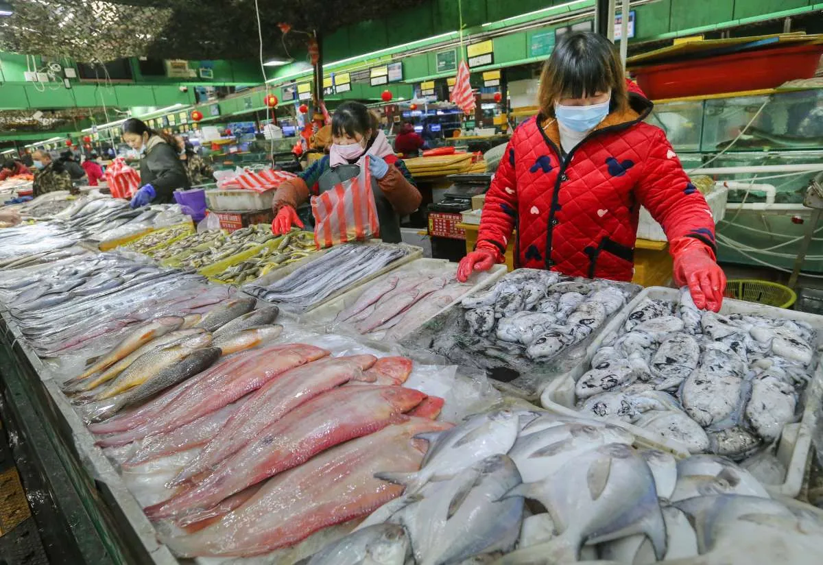 Kunci banyak kota, China tekan kasus corona ke angka terendah dalam sebulan terakhir