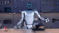 Robot Canggih Asal China Jajal Pasar Indonesia 