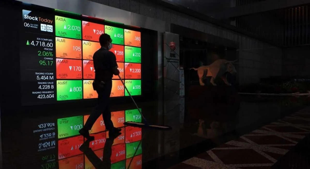 Profit taking menekan IHSG hari ini, simak prediksi untuk Rabu (8/4)