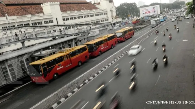 Transjakarta bus shelter vandals strike again