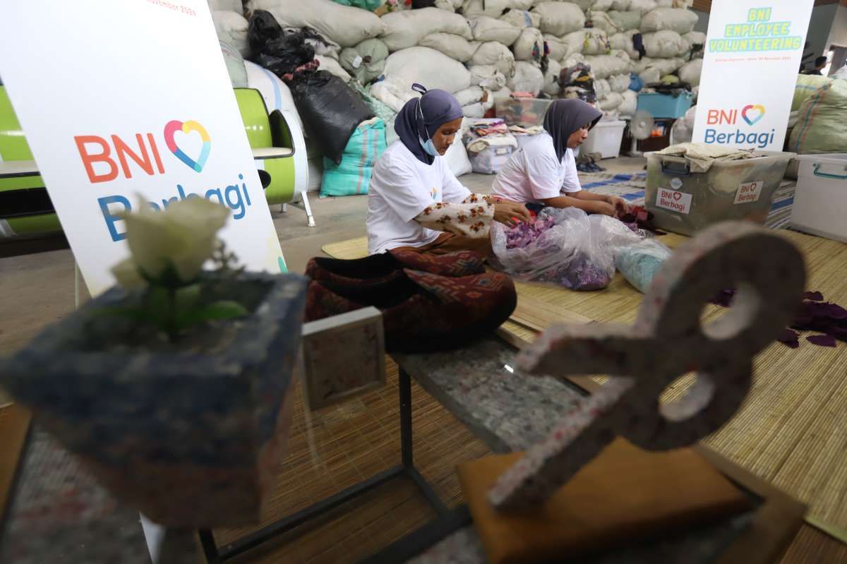 BNI Empathy Dropbox Kumpulkan Pakaian Tak Terpakai