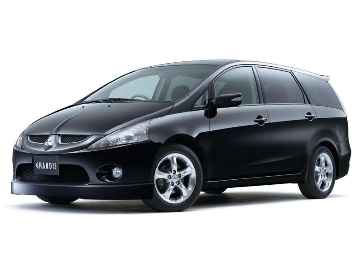 Harga mobil bekas Mitsubishi Grandis mulai Rp 70 juta, yuk simak spesifikasinya