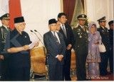 Hari Pahlawan 2025: Soeharto Diberi Gelar, Cek Hak dan Tunjangan Pahlawan Nasional
