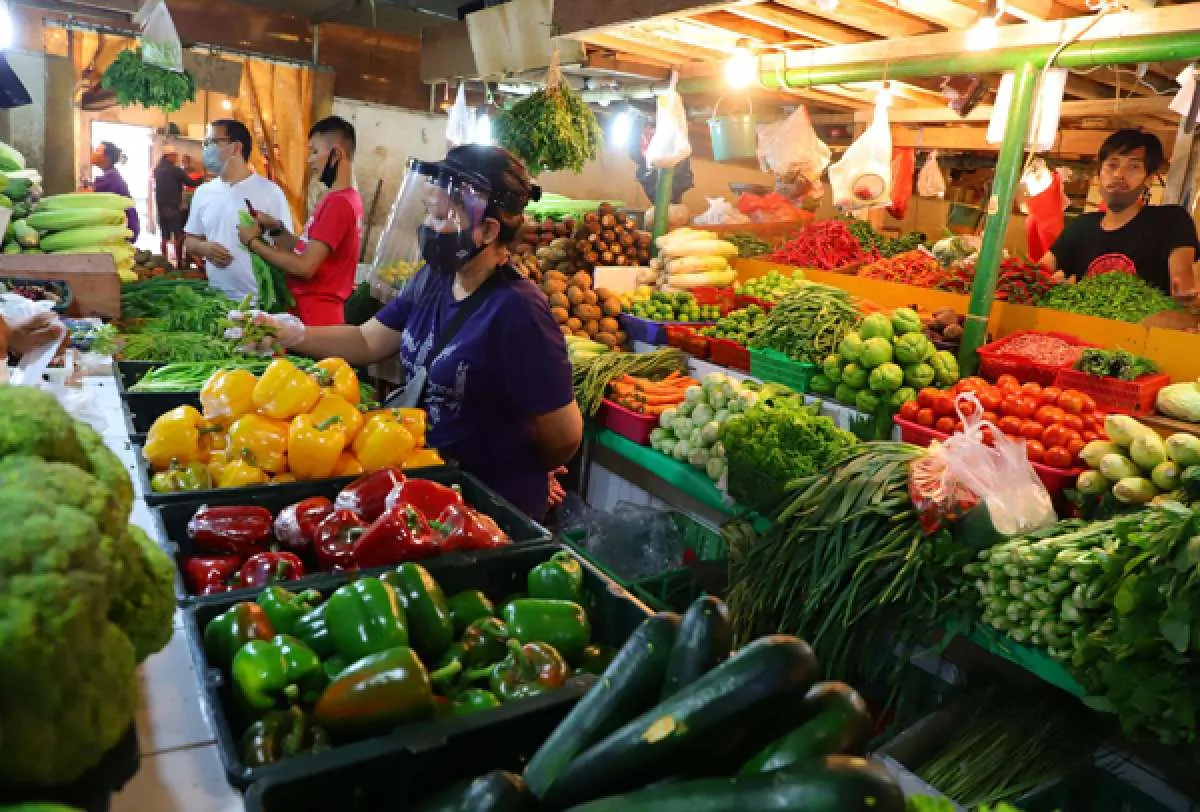Ekonom IKS memproyeksikan inflasi per akhir tahun 2020 di angka 2,5% yoy