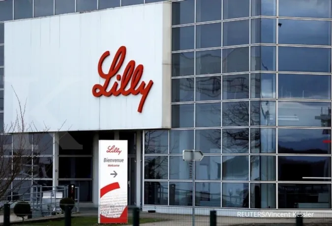 Eli Lilly pauses trial of antibody drug Trump touted as cure over safety concern