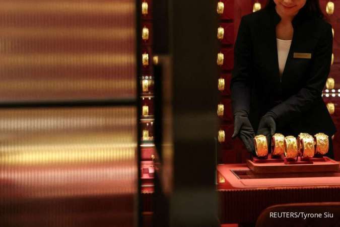 Harga Emas Terkoreksi Rabu (19/8) Pagi, Investor Menimbang Prospek Suku Bunga AS