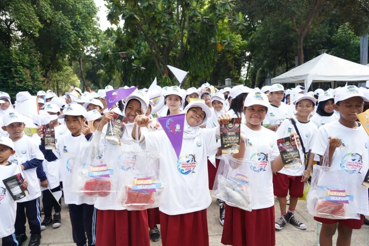 Hari Ikan Nasional 2023, Perikanan Indonesia Bagikan 650 Paket Ikan ke Generasi Emas