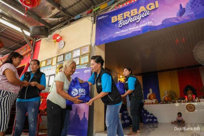 Peringati Hari Raya Waisak, BRI Peduli Salurkan 1.000 Sembako bagi Umat Buddha
