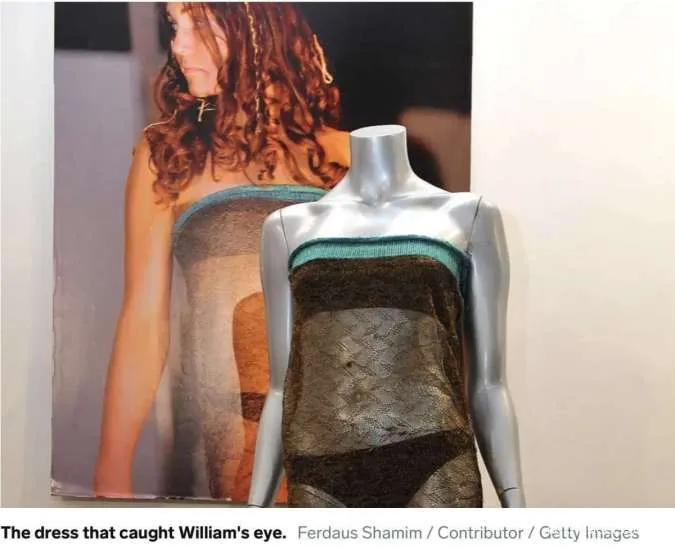 Dress yang digunakan Kate Middleston saat fasion show kuliah
