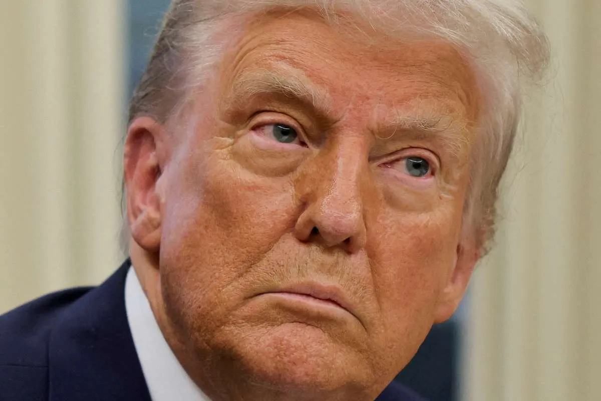 Trump Borong Kripto Sebelum Pasar Ambruk, Blunder Besar atau Insider Trading Gagal?