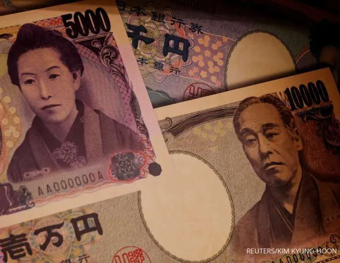 Yen Rises as Investors Eye Japan Policy Move; Bitcoin Soars to New Record