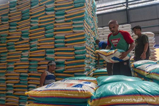 Beras Masih Mahal Meski Cadangan Melimpah