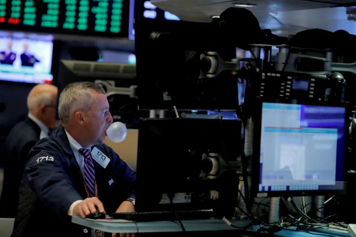 Wall Street hijau, Apple jadi bandul pemberat