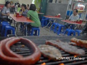 Menikmati steik resto dengan harga kaki lima