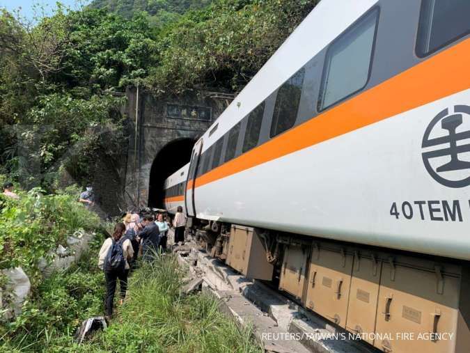 Kecelakaan kereta api di Taiwan menewaskan 41 orang 