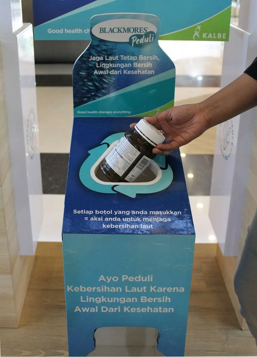 Blackmores Jaga Kelestarian Laut Indonesia lewat Blackmores Peduli Tukar Botol 