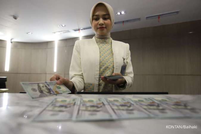 Mencermati Risiko Kredit Valas Kala Rupiah Semakin Loyo