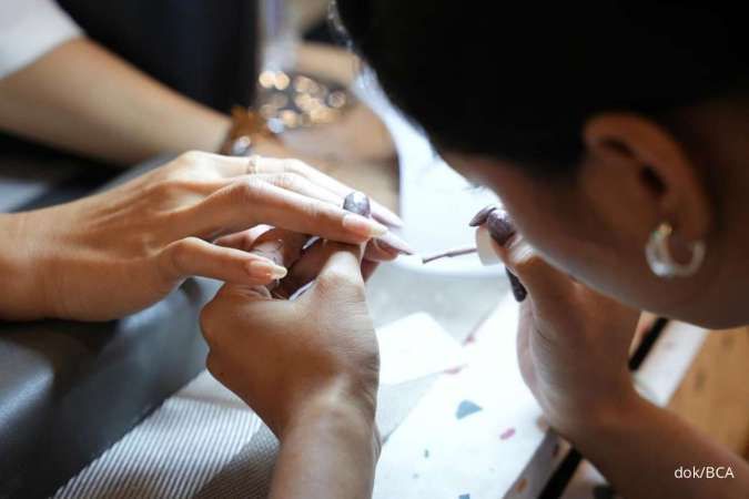 Dari Belajar Nail Art, MUA Tuli Ini Berhasil Raup Pendapatan Rp13 Juta