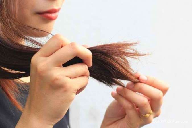 Simak 7 Cara Merawat Rambut Rusak Akibat Rebonding dengan Benar