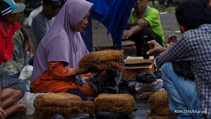 Industri Tembakau dalam Galau: Antara Kontribusi Ekonomi dan Bayang-Bayang Regulasi