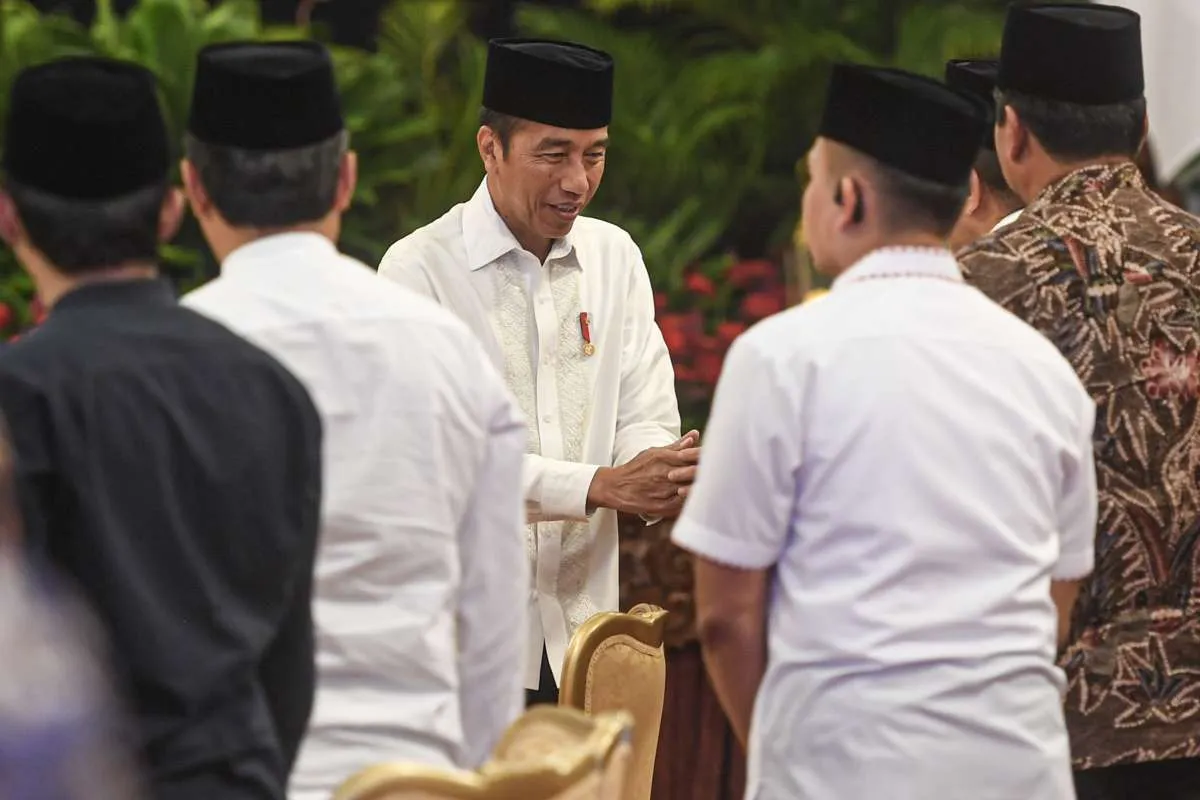 Jokowi Gelar Buka Bersama Relawan di Istana