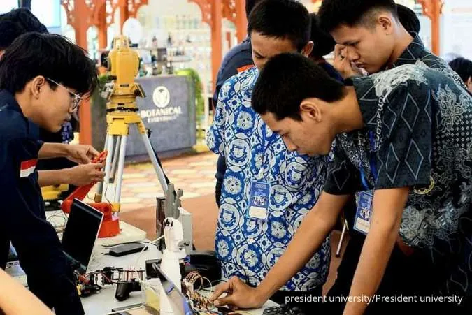 Siswa SMA/SMK Unjuk Inovasi di Ajang TSL 2025 President University