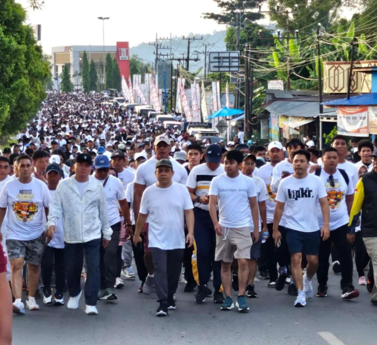 Crazy Rich Kalsel H Isam Berangkatkan 150 Pemenang Umrah Gratis Event Batfest 2023