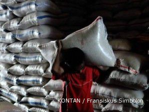 Sepanjang tahun 2010 Bulog Impor 830.000 ton beras