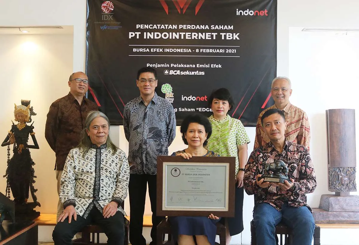 Saham Indointernet (EDGE) melonjak 20% pada perdagangan perdana