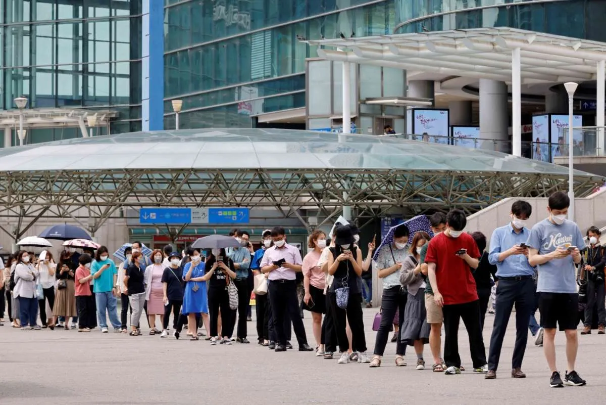 Korea Selatan meningkatkan pembatasan Covid-19, menjelang puncak musim liburan