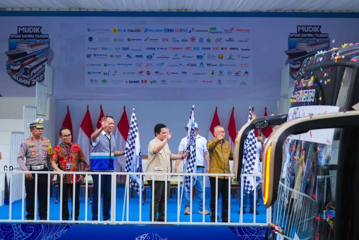 Kementerian BUMN Melepas Peserta Mudik Gratis ke 200 Kota Tujuan