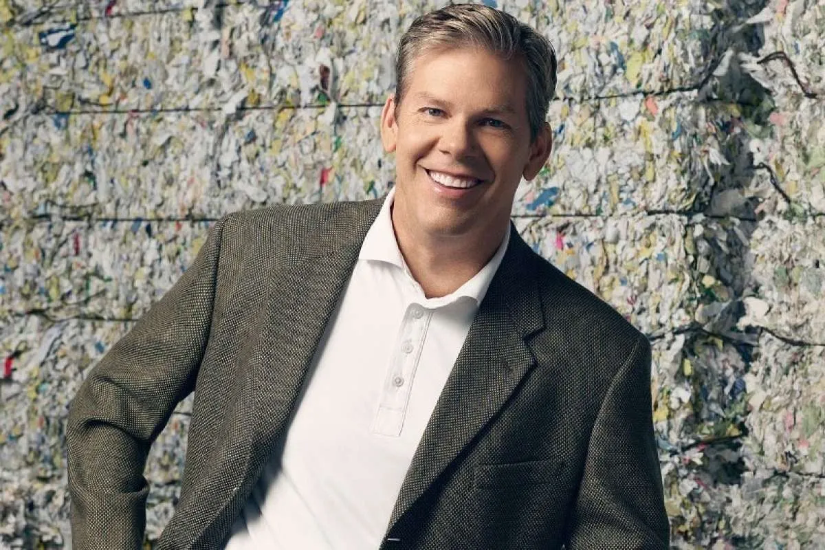 Kisah CEO Waste Management yang Turun Angkut Sampah Dini Hari Demi Keselamatan