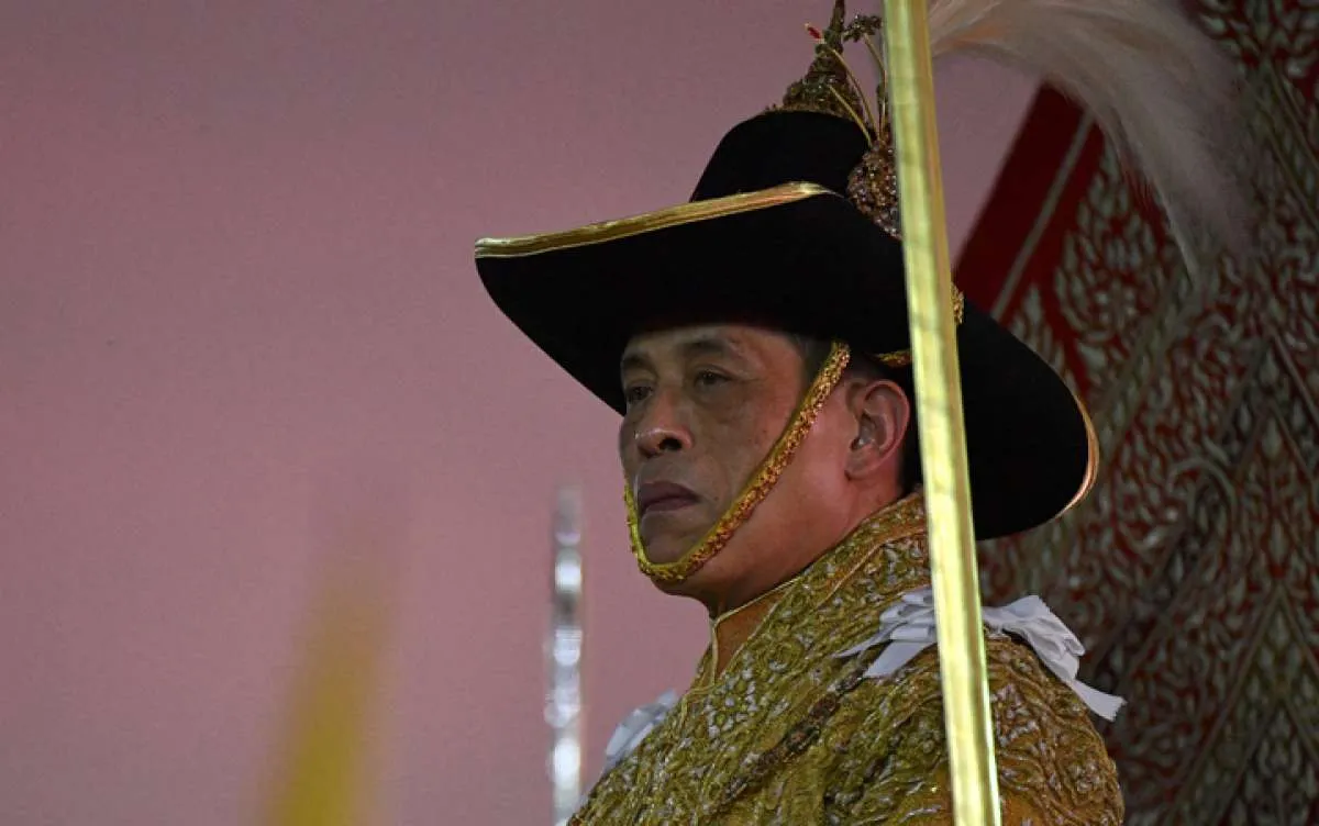 Penuh kontroversi, Raja Thailand isolasi diri di hotel Jerman dengan 20 harem