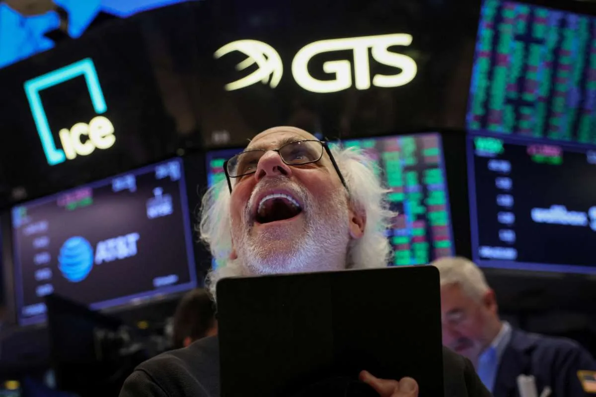 Wall Street Berjaya: Dow, S&P 500 dan Nasdaq Kompak Ditutup Menguat di Awal Pekan Ini