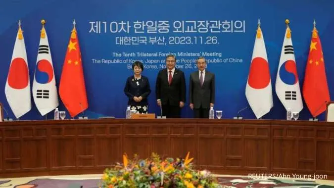 China, Japan, South Korea Agree to Boost Trilateral Ties, Seek Summit
