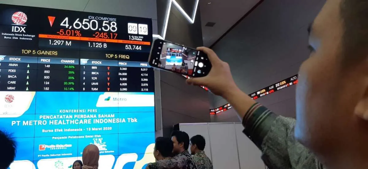 IHSG anjlok 10,75% dalam sepekan, Ketua OJK minta investor pasar modal tak ikut panik