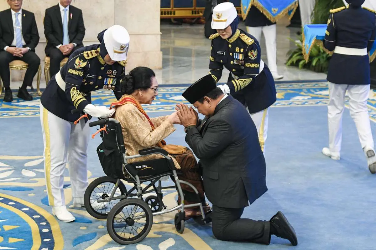 Prabowo Anugerahkan Tanda Kehormatan Kepada 141 Tokoh, Ini Daftarnya