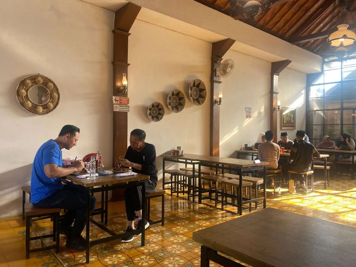 Jokowi Bertemu AHY di Yogyakarta, Istana: Bahas yang Ringan Sampai Situasi Politik