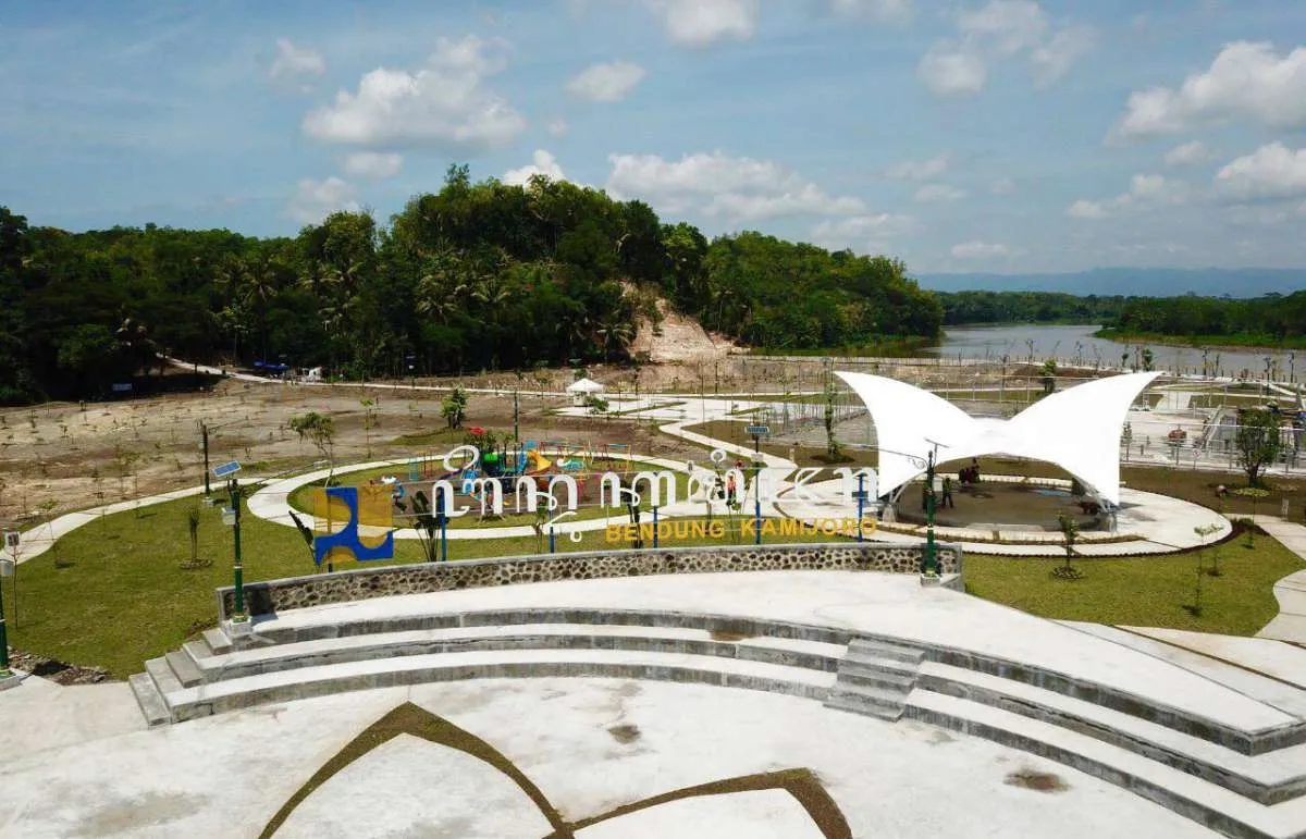 Selain sumber air baku dan irigasi, bendung Kamijoro menjadi magnet tujuan wisata 