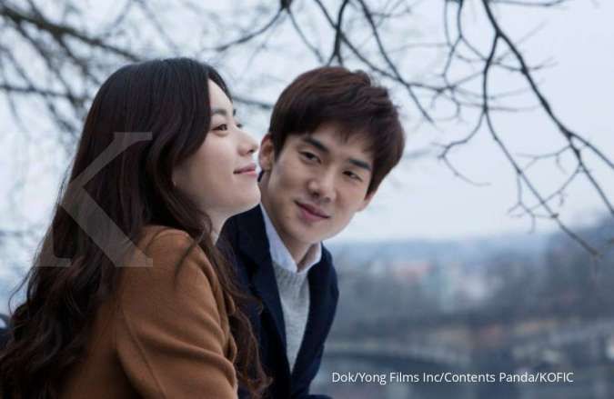 The Beauty Inside menampilkan Han Hyo Joo dan Yoo Yeon Seok, salah satu film Korea romantis yang terbaik.