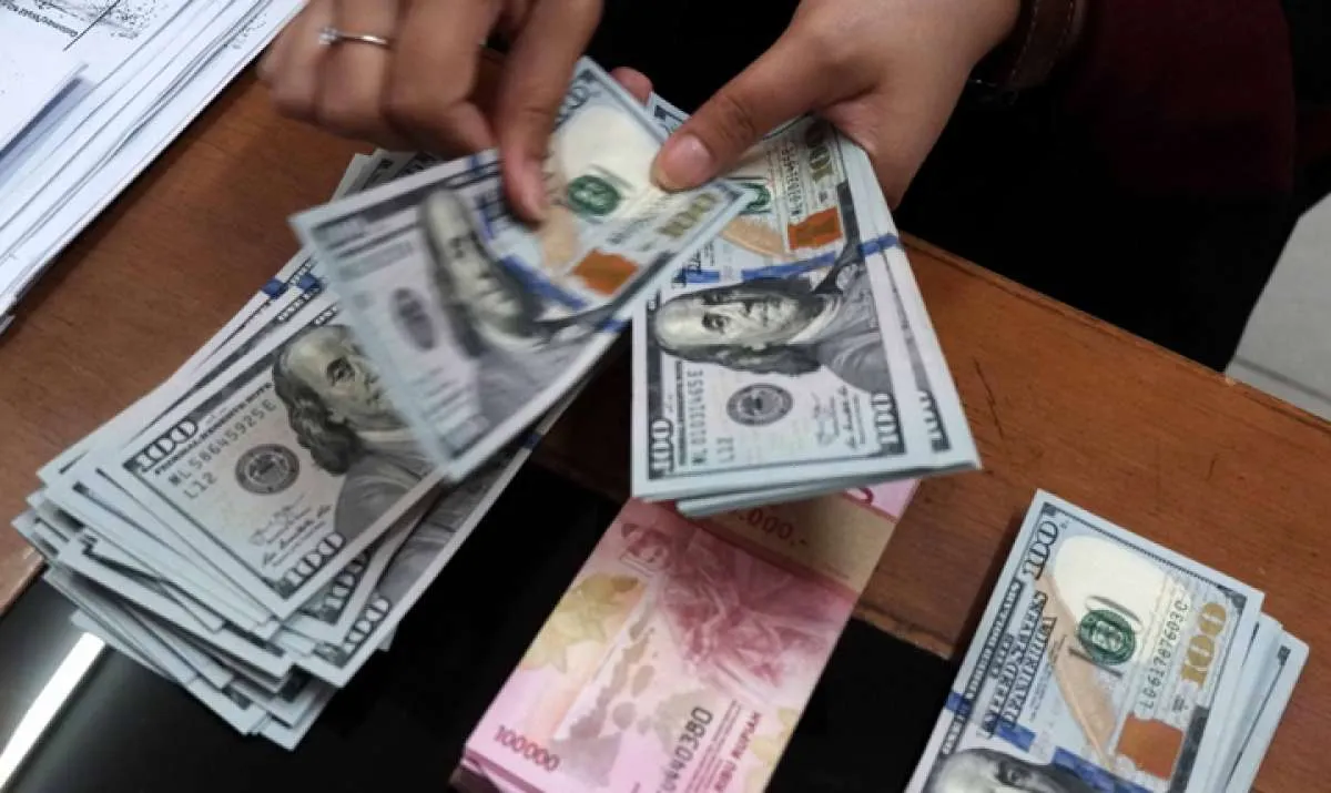 Rupiah berpeluang menguat tipis jelang pengumuman suku bunga